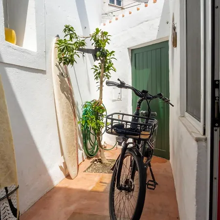 Casa Branca - A Charming Escape - 4 Bedroom Apartment Colares